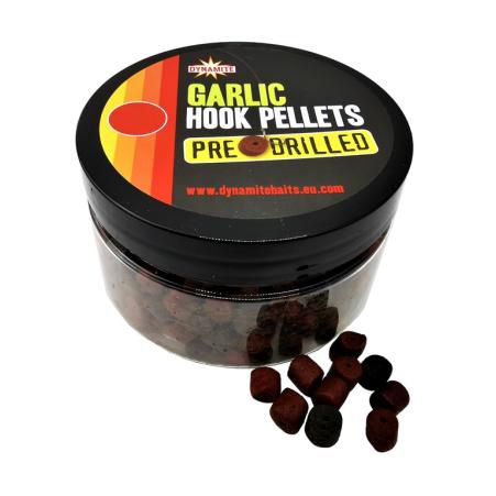 Dynamite Baits pellet hakowy Pre-Drilled Garlic 8mm.
